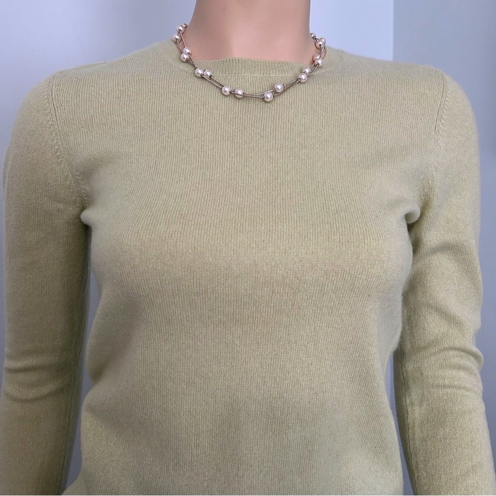 Ann Taylor Cashmere pistachio green small crewneck long sleeve sweater - Picture 3 of 6